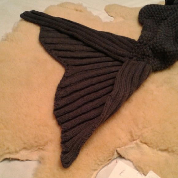 New unisex knit shark blanket snuggie - Picture 4 of 8
